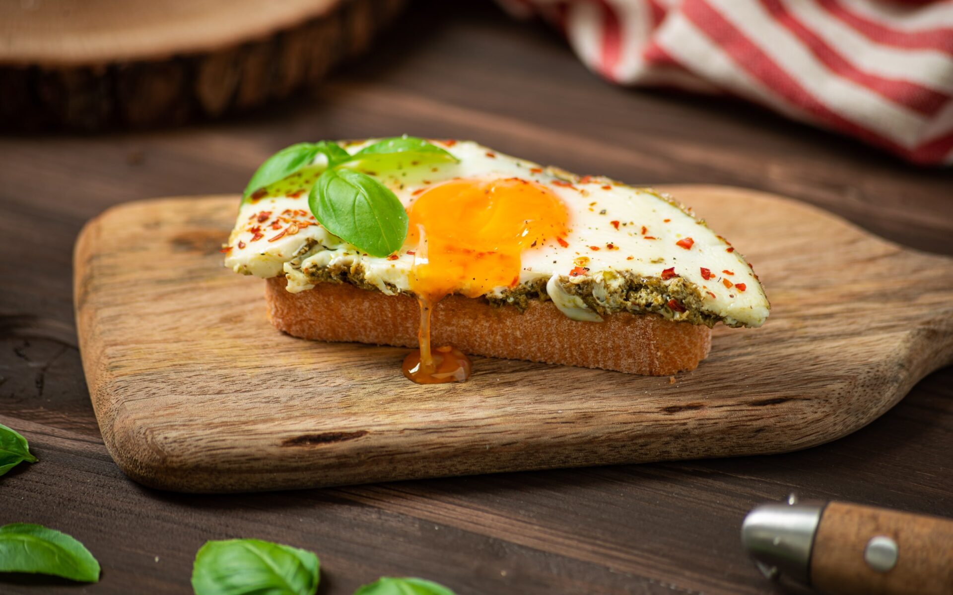 Pesto kiaušiniai